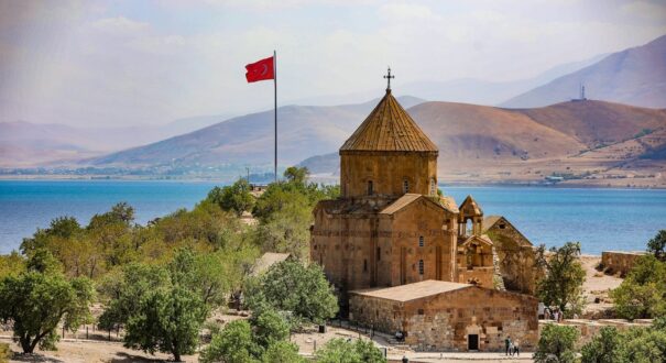 جاذبه های دیدنی وان