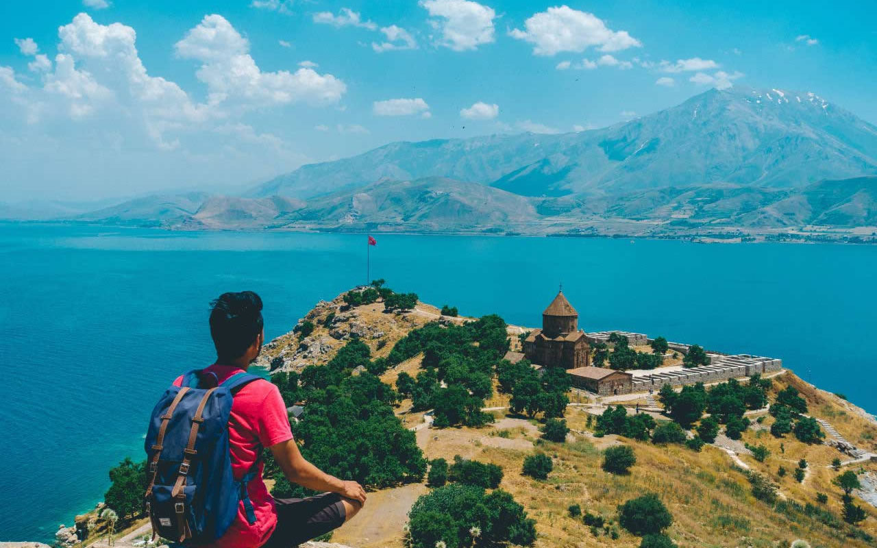 تور وان